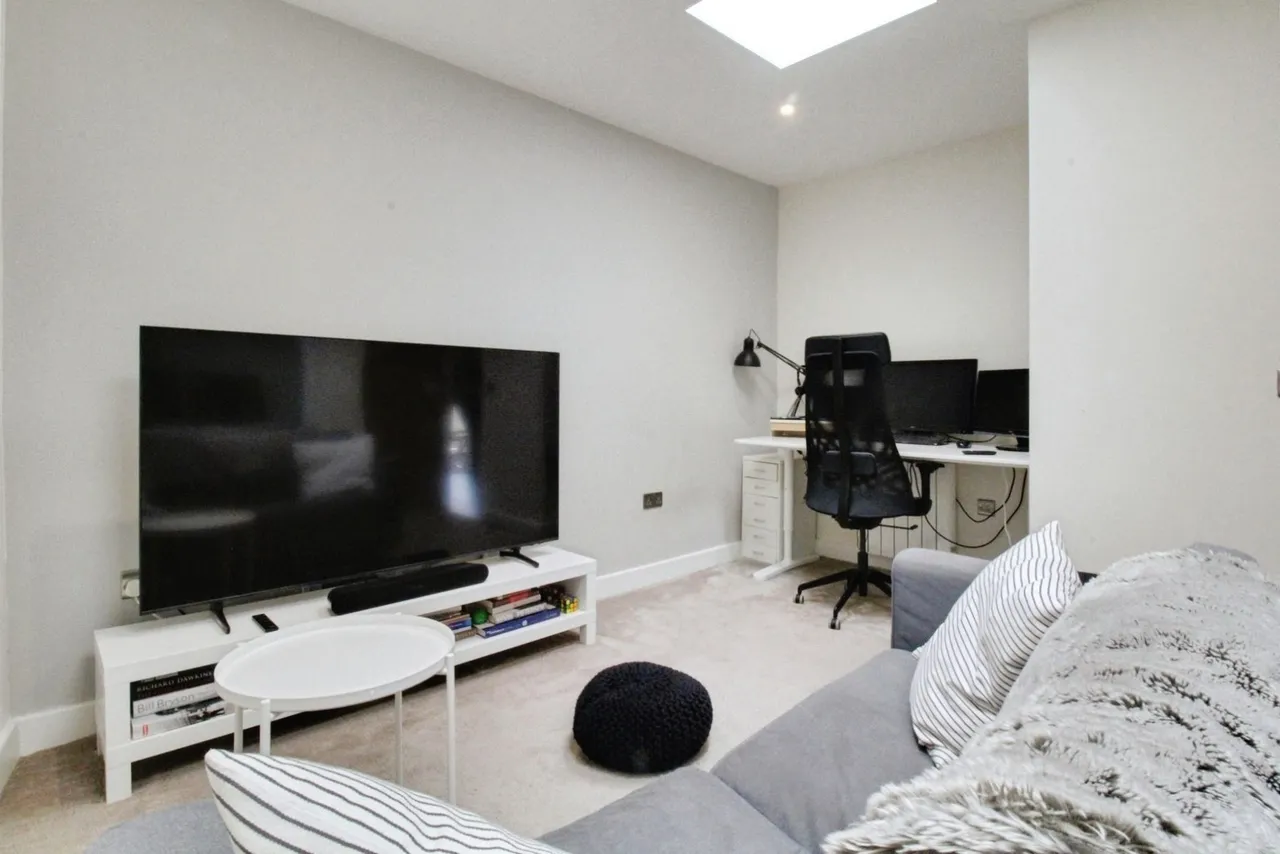 London Street, Basingstoke, Hampshire, RG21 7NU, photo 9