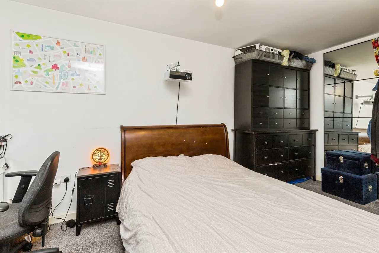 West Green Drive, Crawley, photo 8