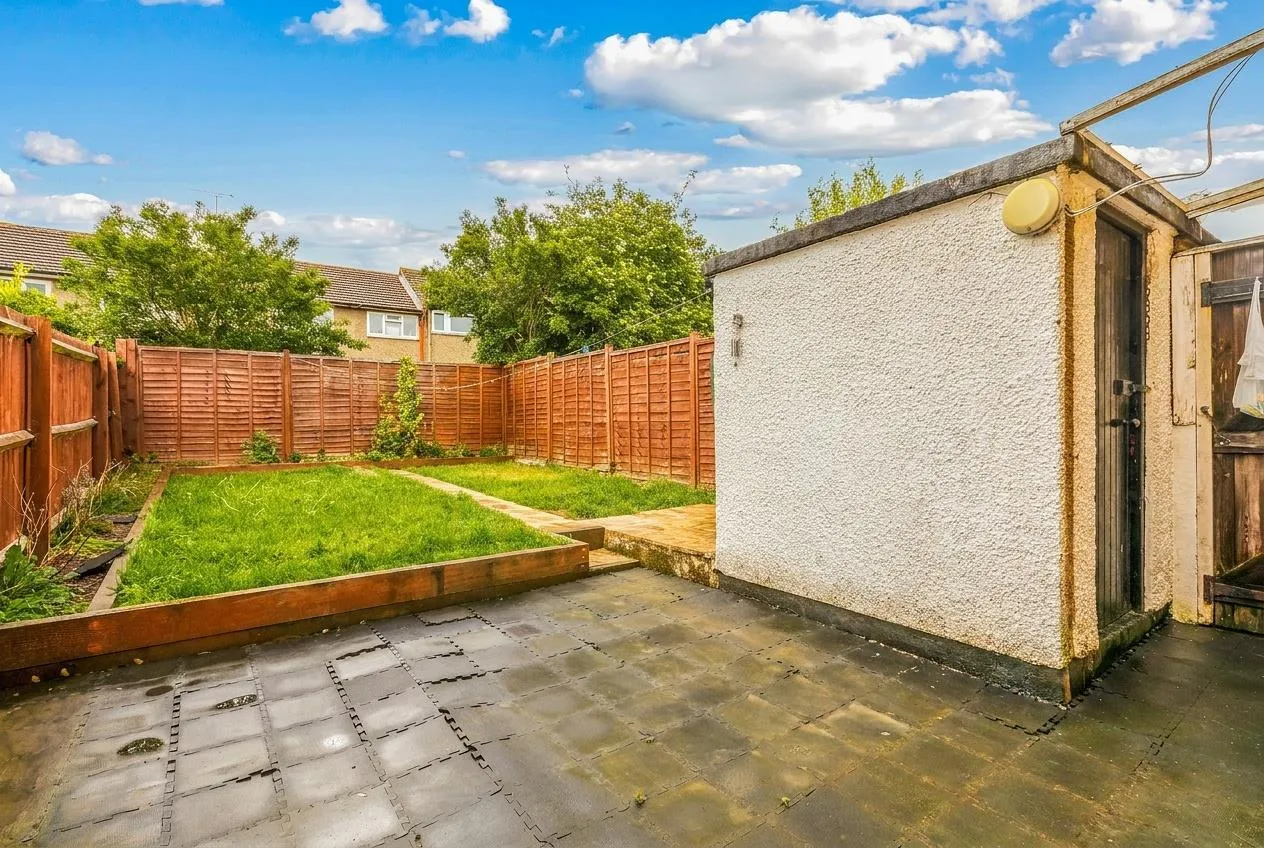 Featherstone Drive, Leicester, LE2, photo 12