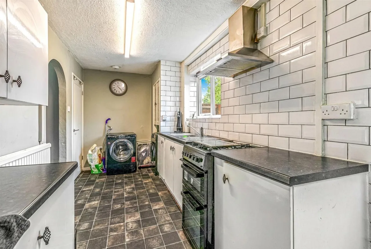 Featherstone Drive, Leicester, LE2, photo 6