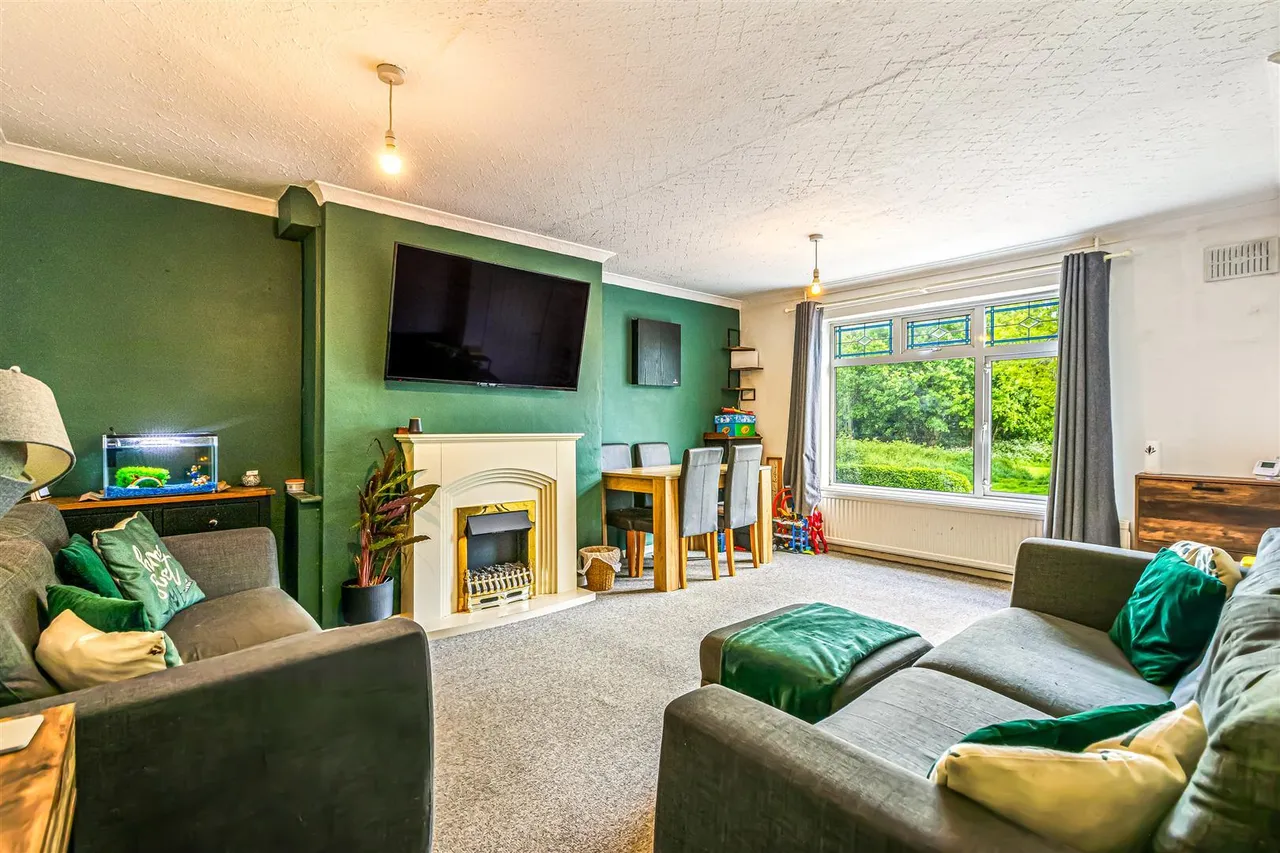 Featherstone Drive, Leicester, LE2, photo 2