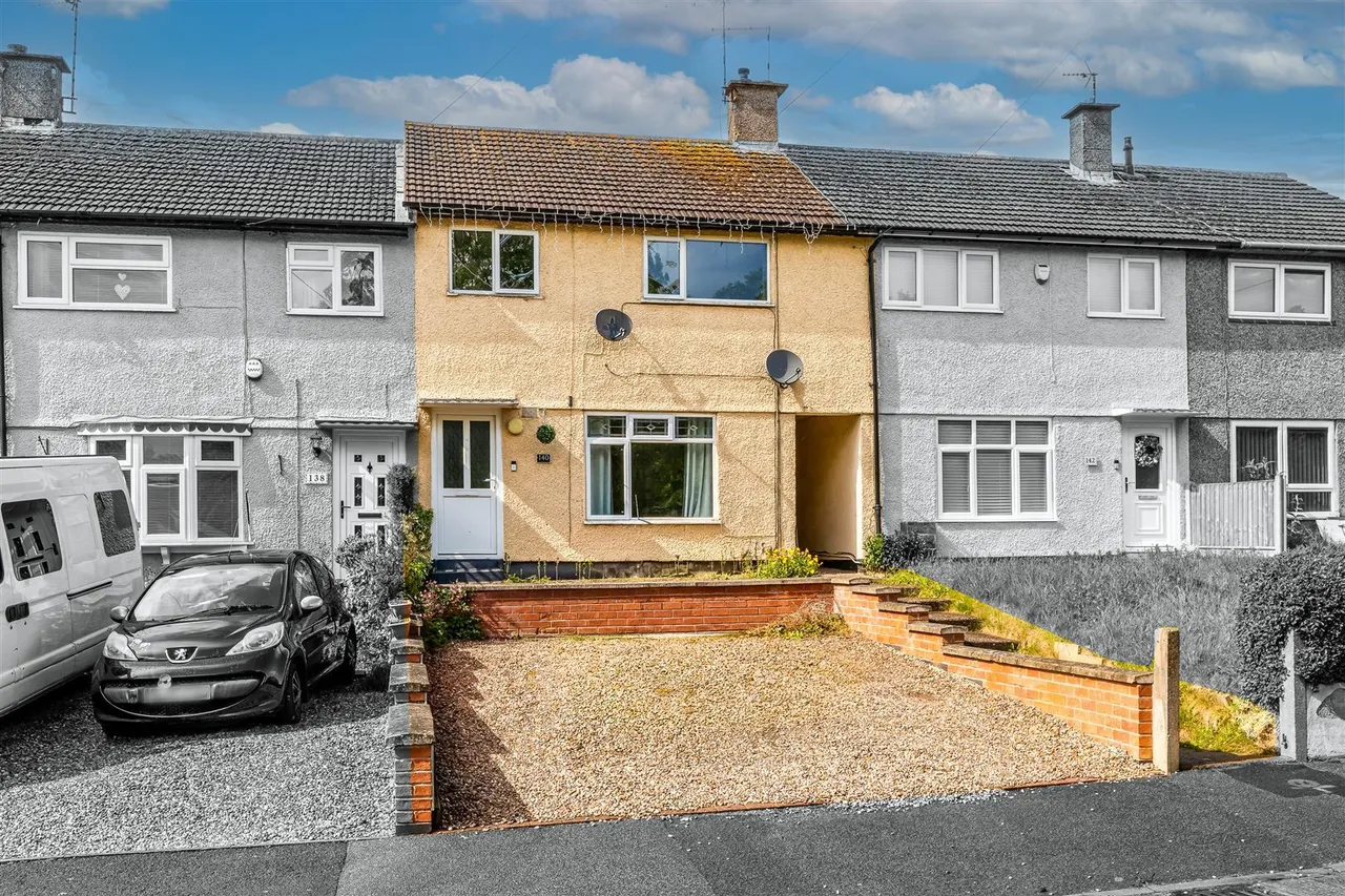 3 bed house for sale, Featherstone Drive, Leicester, LE2