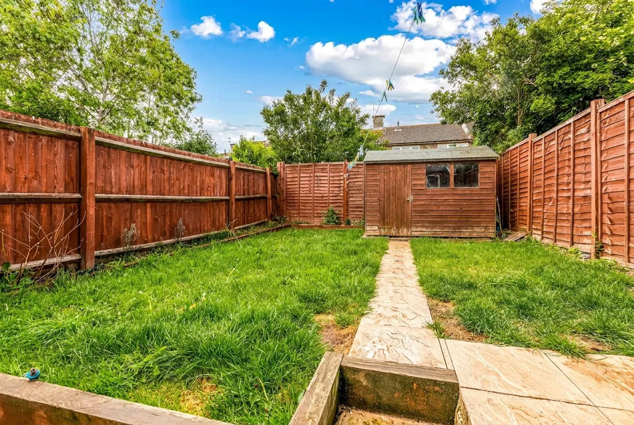 Featherstone Drive, Leicester, LE2, photo 4