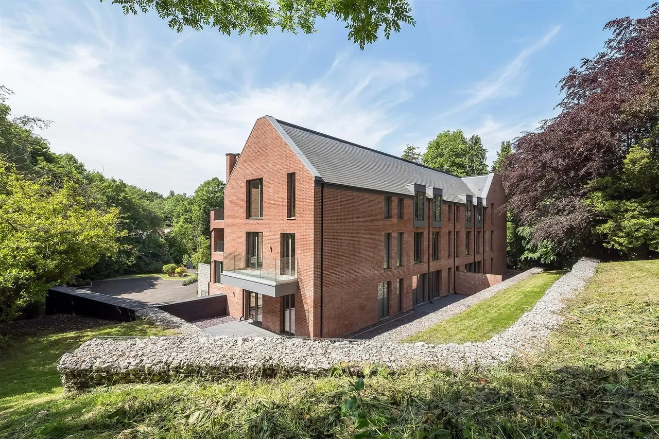 Macclesfield Road, Prestbury, photo 41