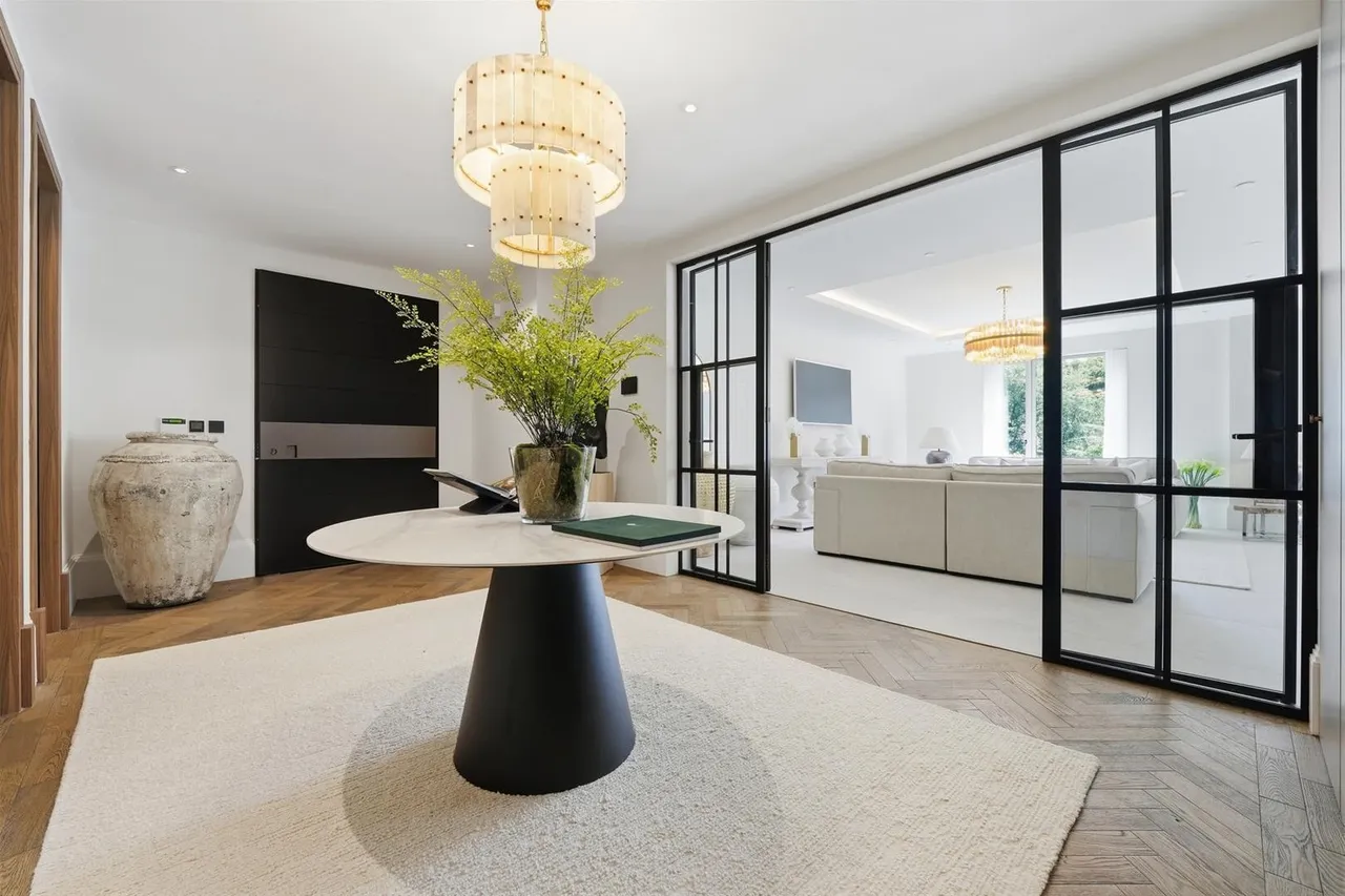 Macclesfield Road, Prestbury, photo 9