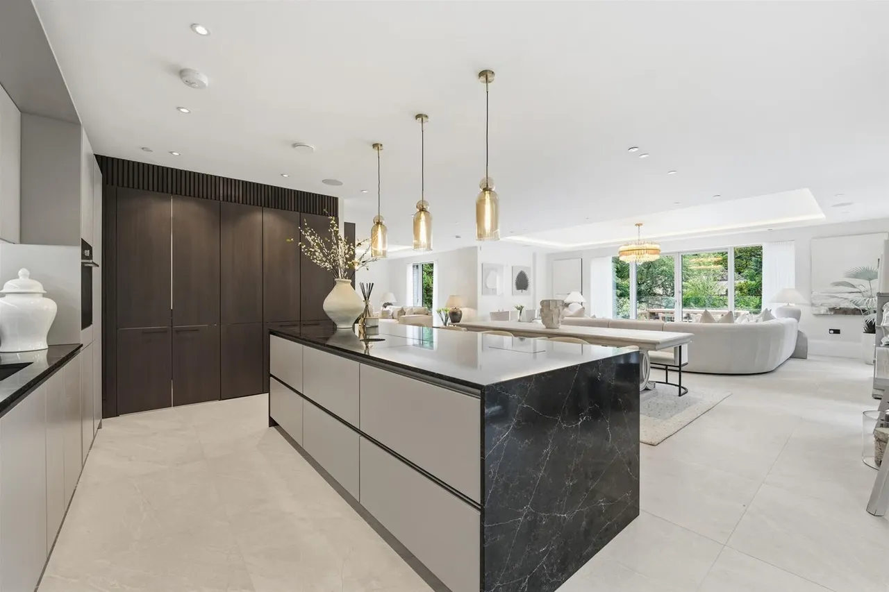 Macclesfield Road, Prestbury, photo 12