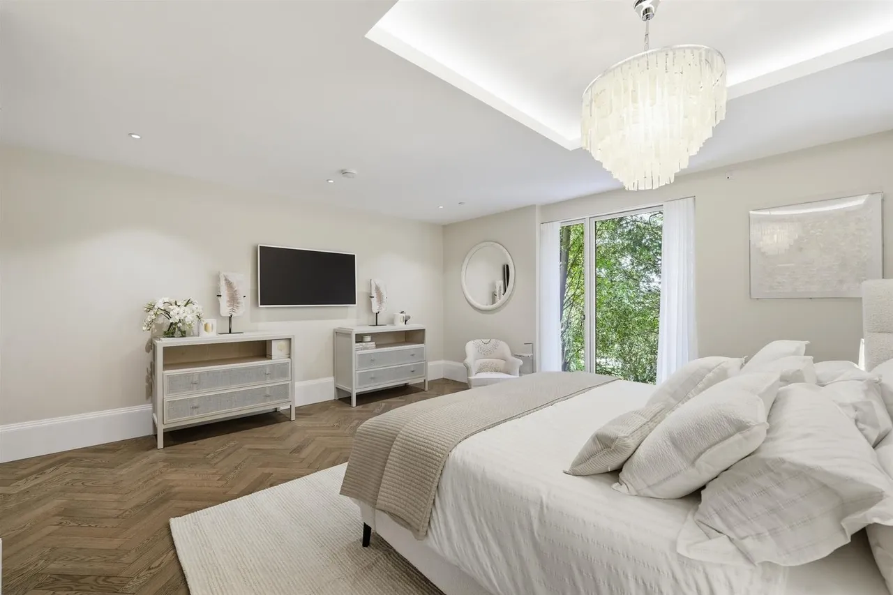 Macclesfield Road, Prestbury, photo 21