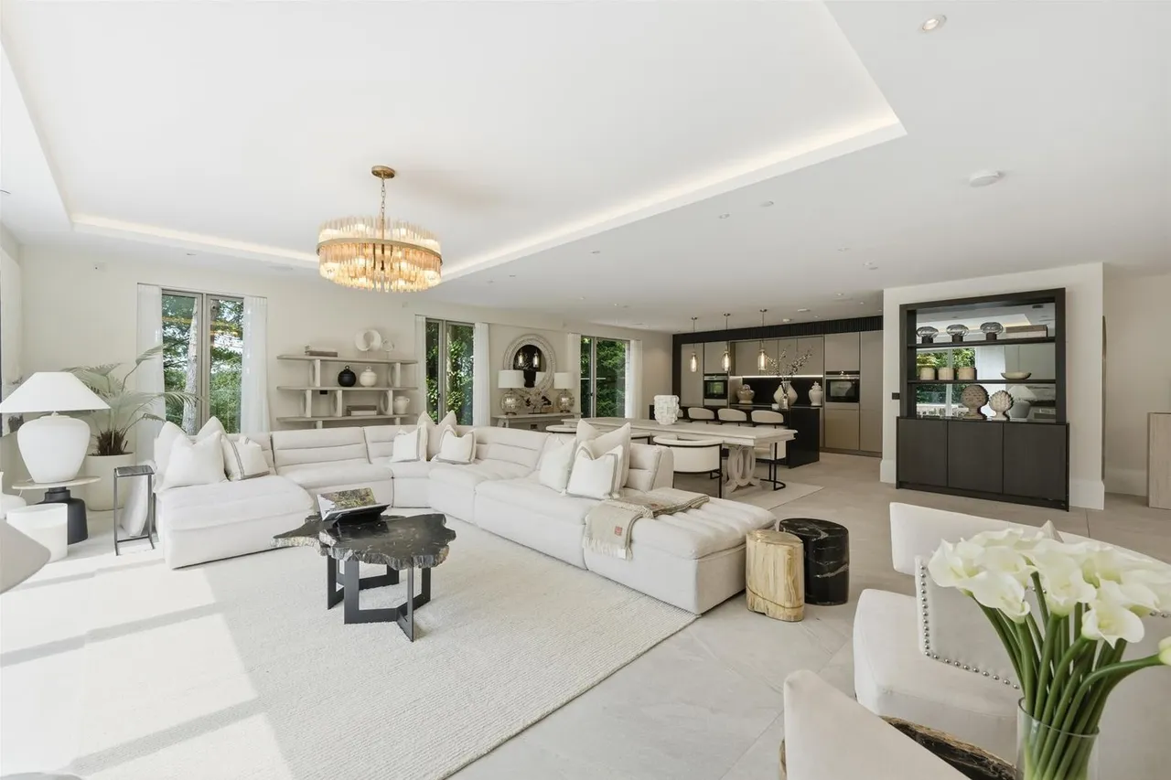 Macclesfield Road, Prestbury, photo 17