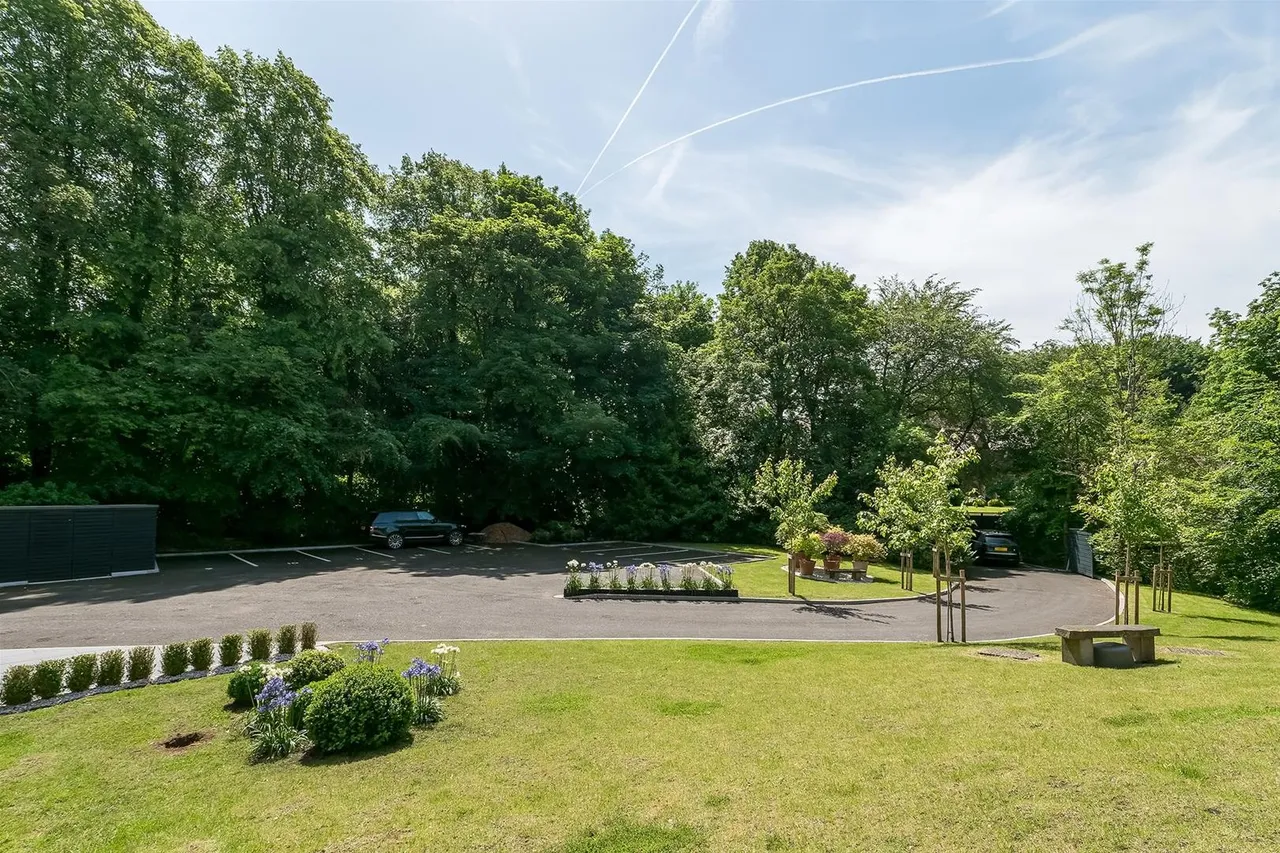 Macclesfield Road, Prestbury, photo 39