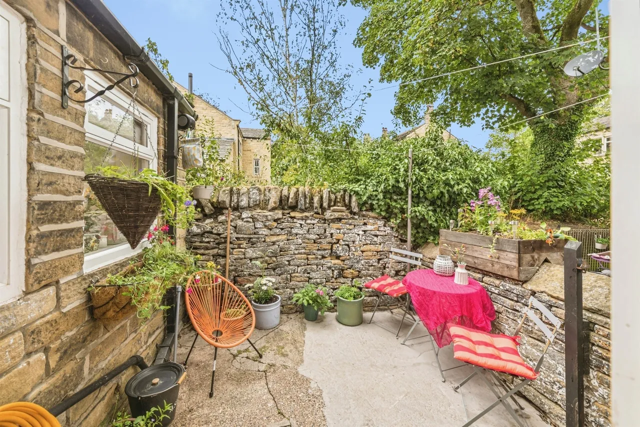 Well Hill, Honley, Holmfirth, photo 4