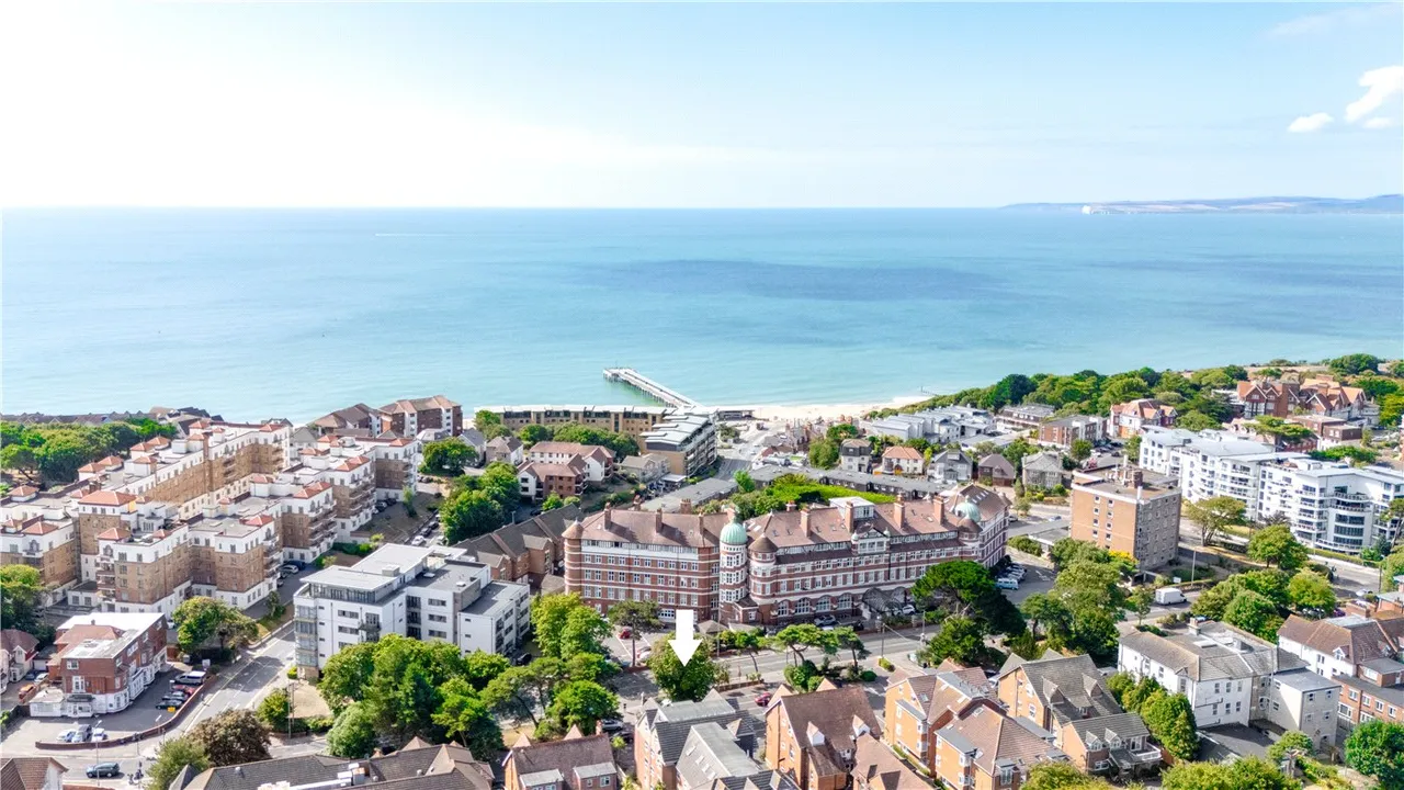 2 bed flat for sale — Owls Road, Bournemouth, Dorset, BH5