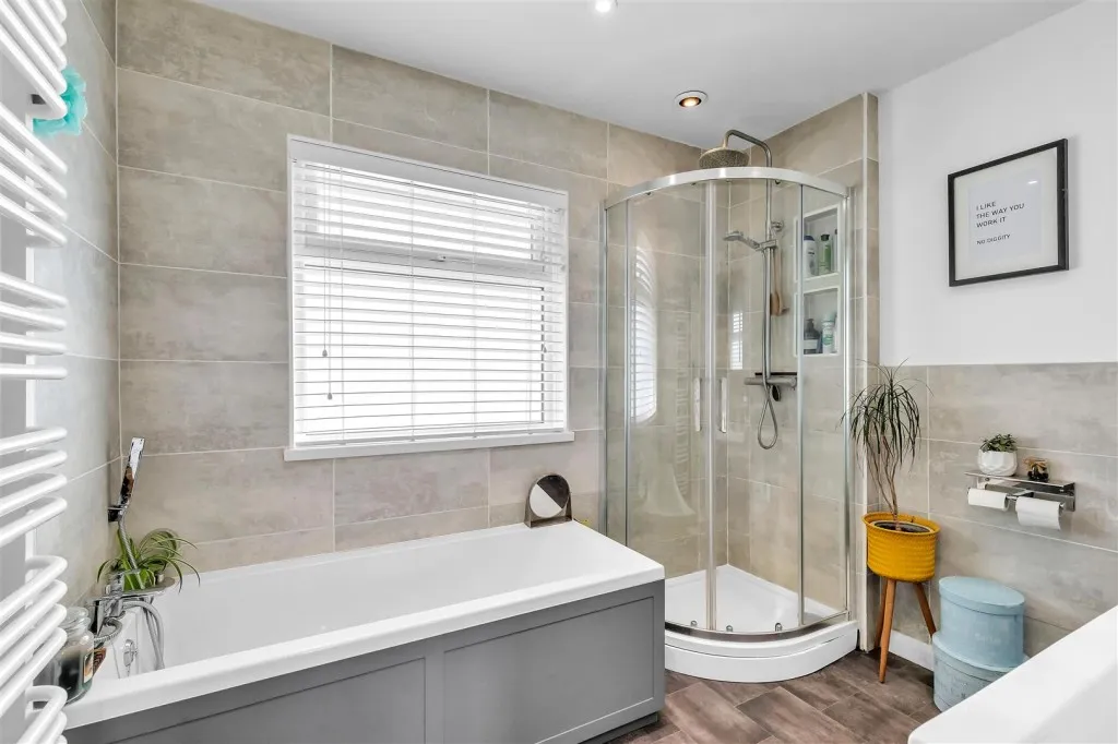 Vicarage Lane, Horley, RH6, photo 15