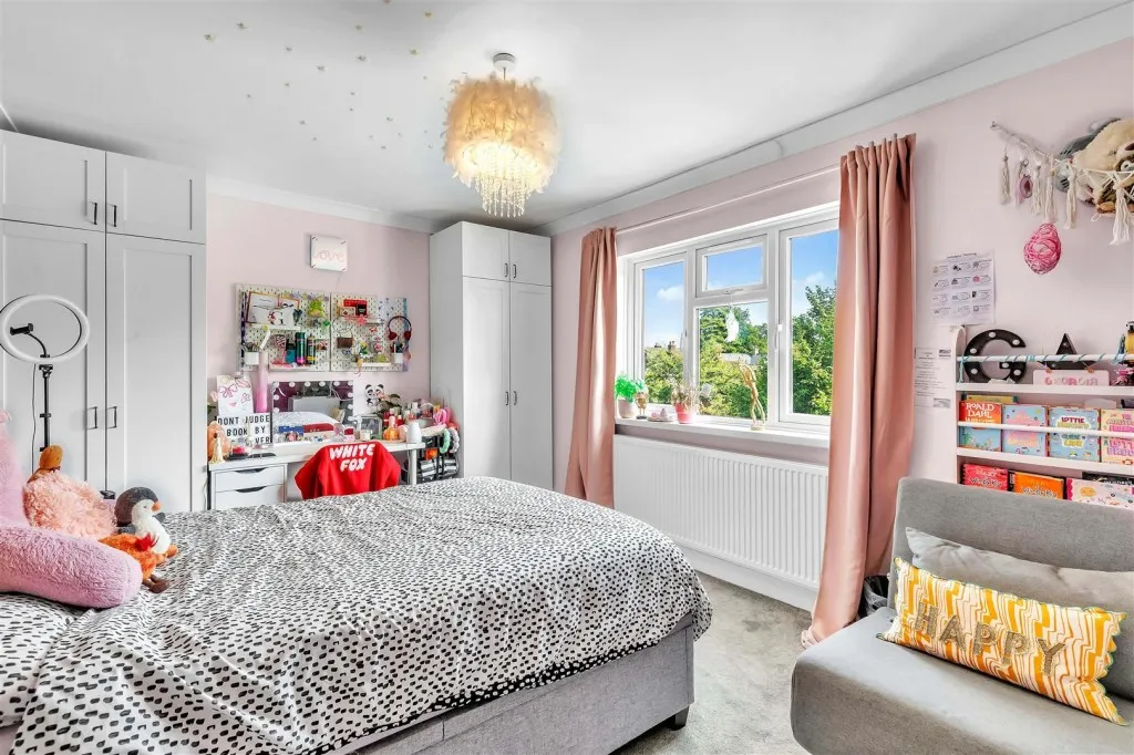 Vicarage Lane, Horley, RH6, photo 12