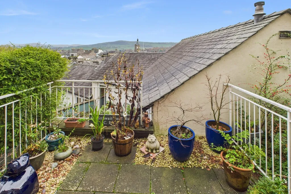High Fellside, Kendal, LA9, photo 12