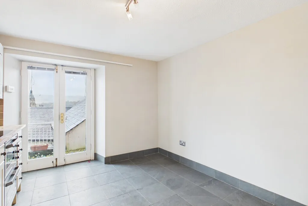 High Fellside, Kendal, LA9, photo 5
