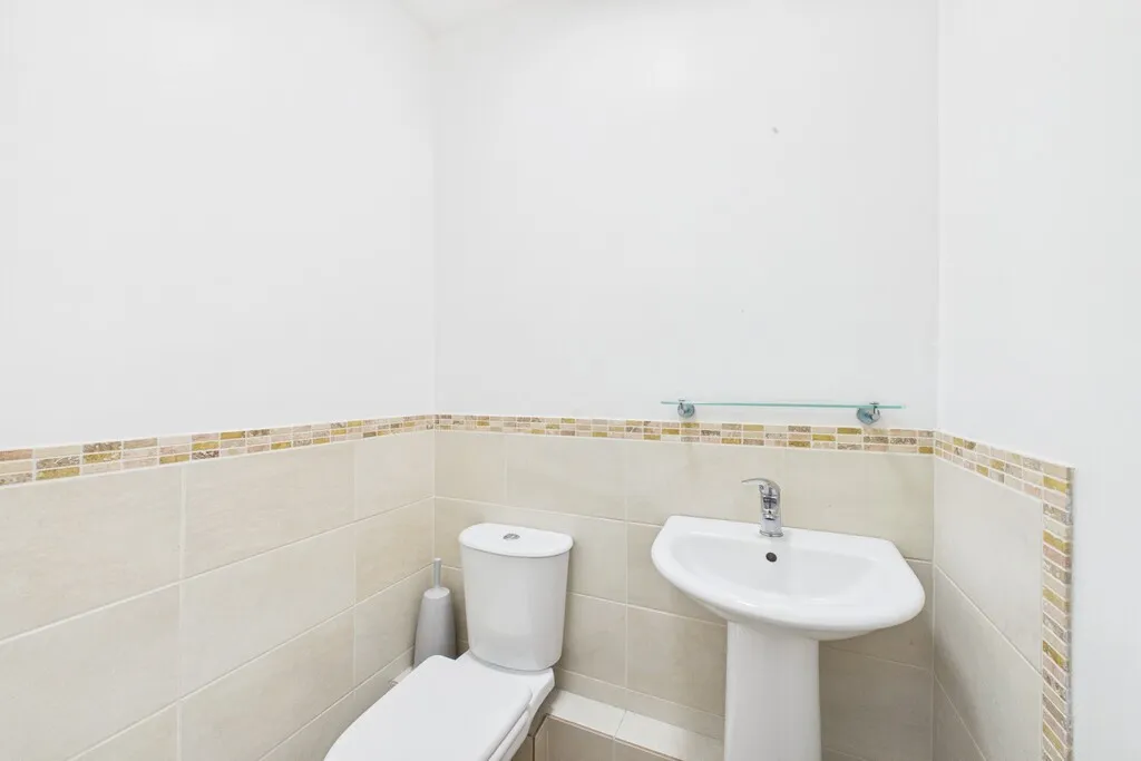 High Fellside, Kendal, LA9, photo 11