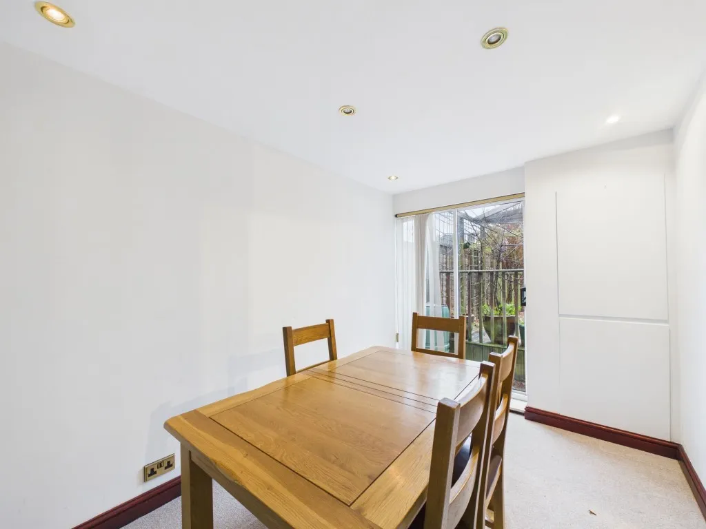 Sharpthorpe Close, Lower Earley, RG6, photo 4