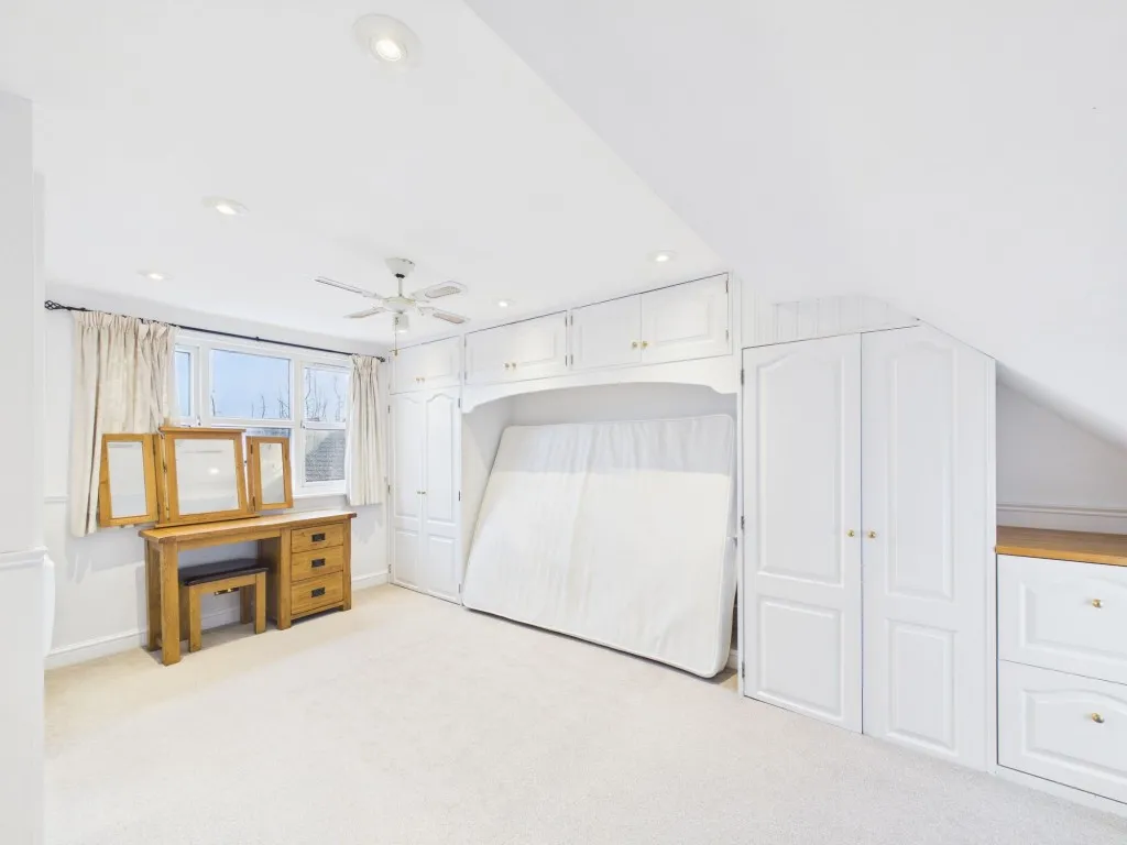 Sharpthorpe Close, Lower Earley, RG6, photo 7