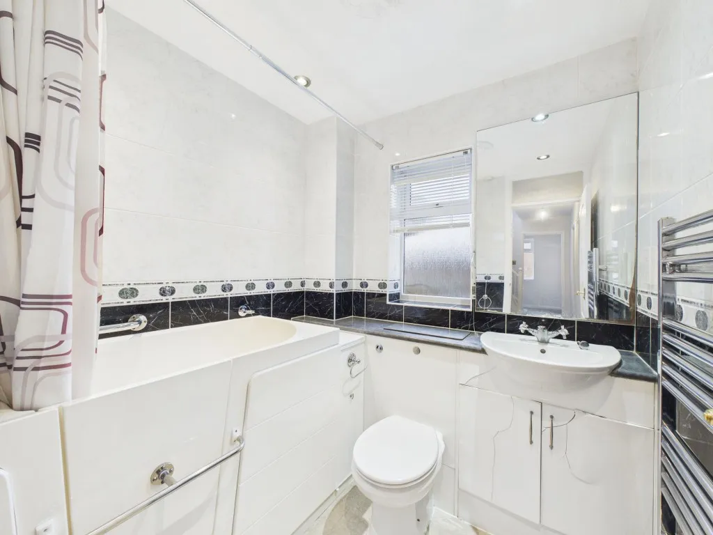 Sharpthorpe Close, Lower Earley, RG6, photo 12
