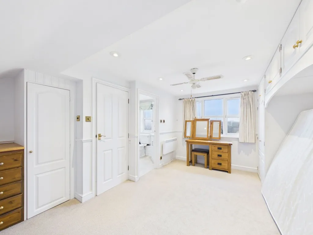 Sharpthorpe Close, Lower Earley, RG6, photo 8
