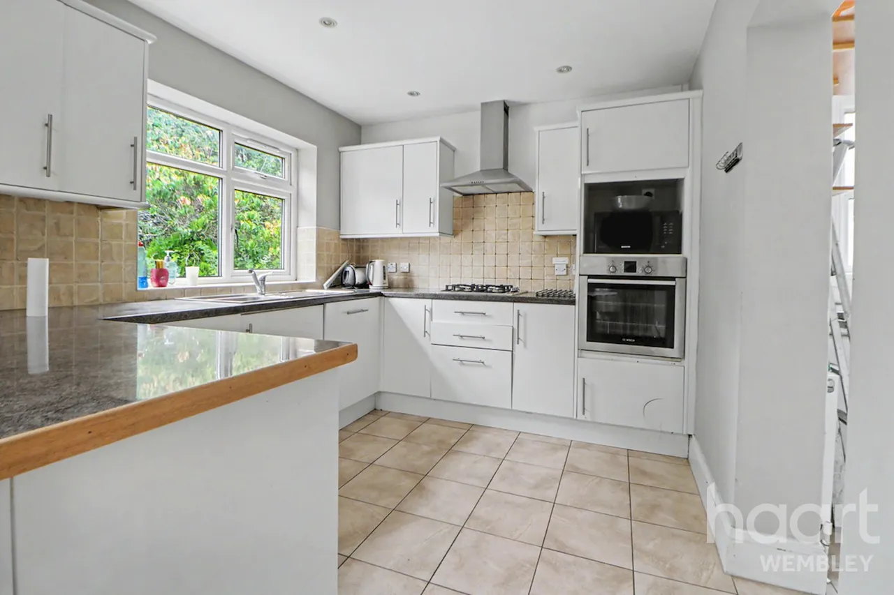Off Church Lane, NW9, photo 2