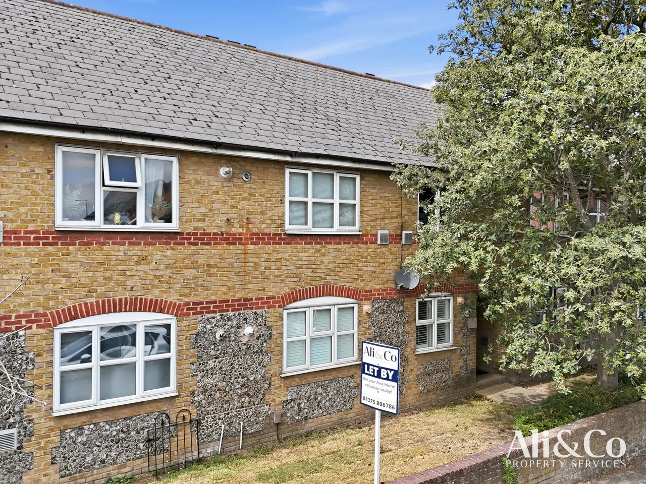 2 bed flat for sale — Wharf Road, Grays, Essex, RM17 5YX