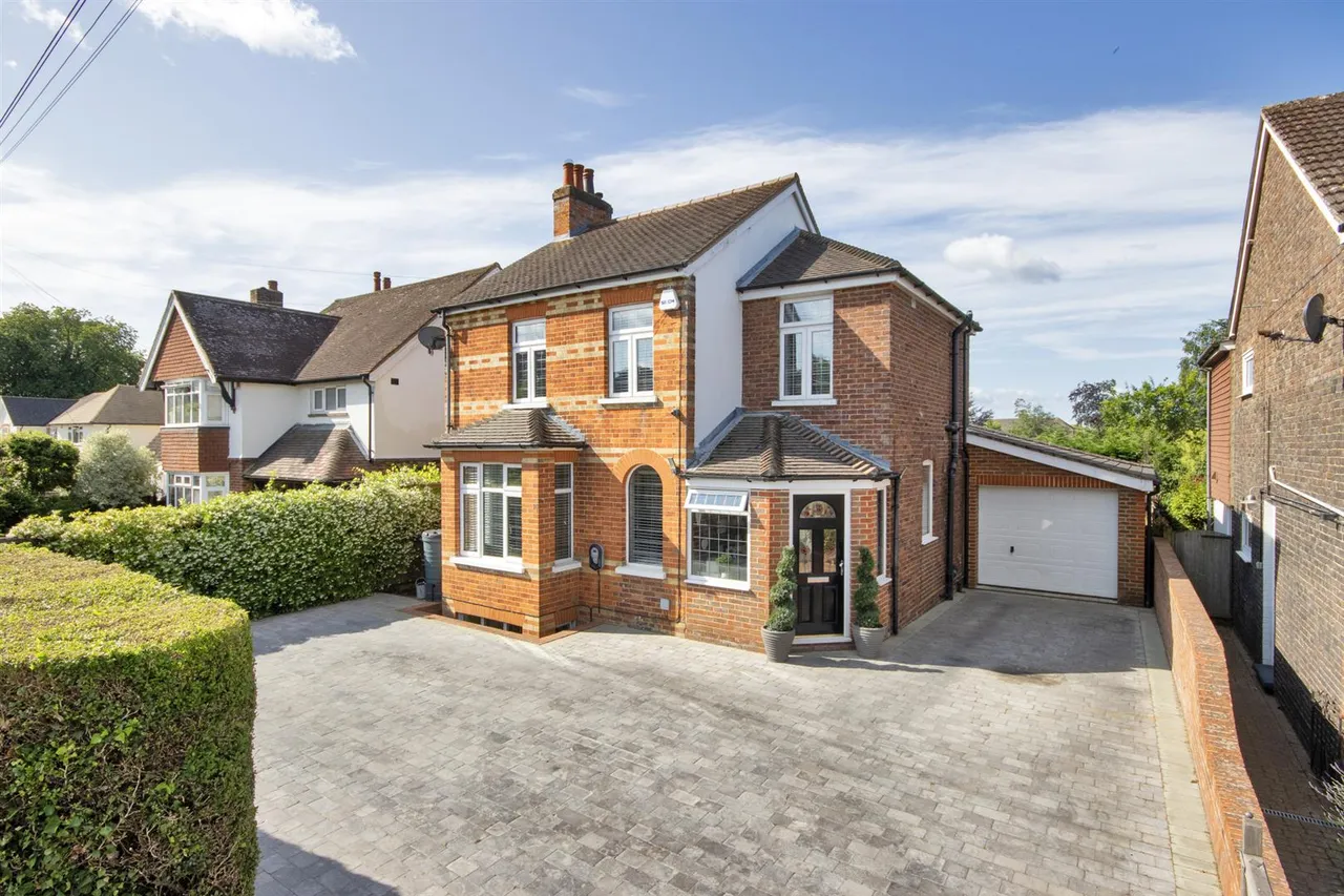 4 bed house for sale, Tonbridge Road, Hildenborough