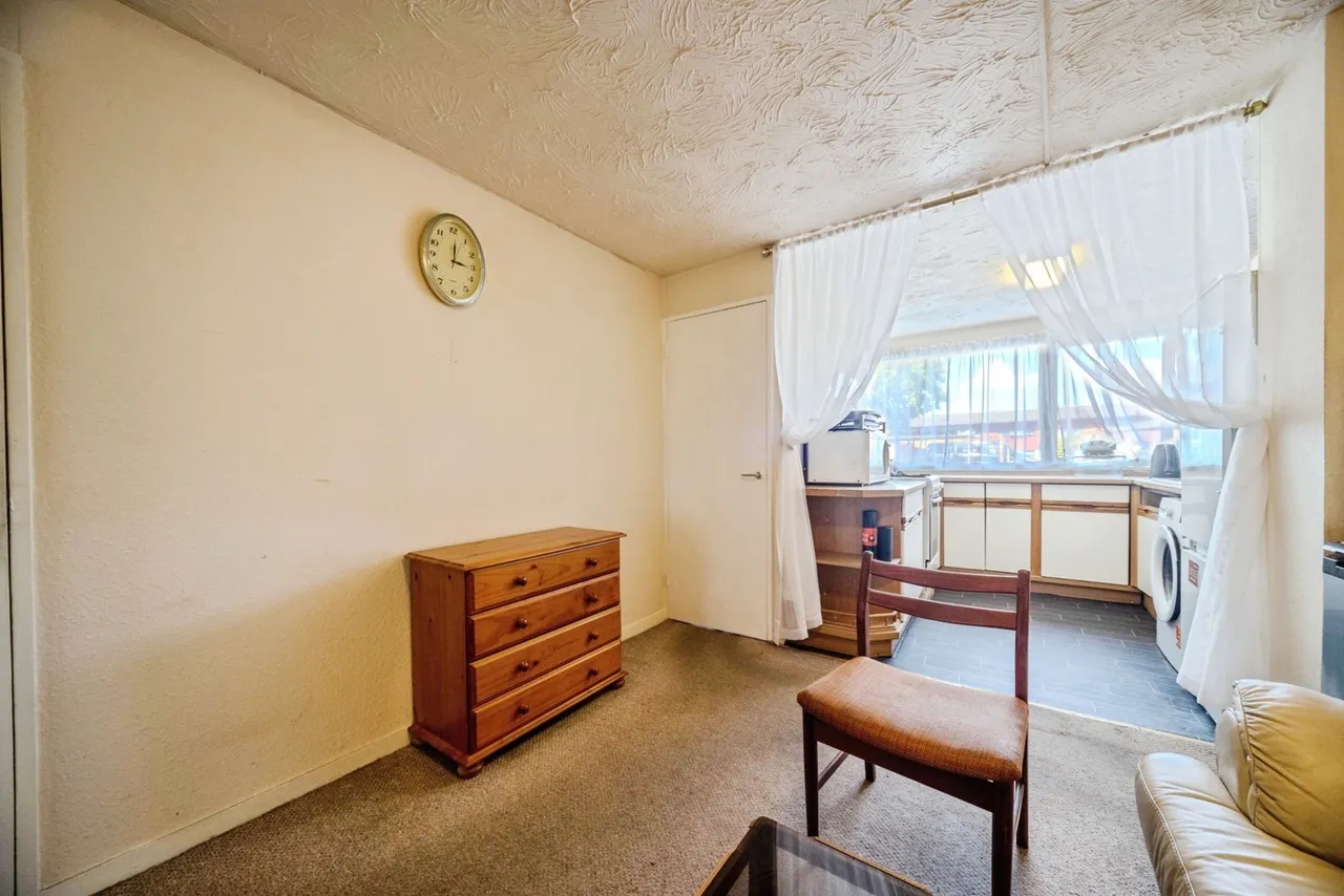 Sunningdale Way, Bletchley, Milton Keynes, Buckinghamshire, MK3, photo 4