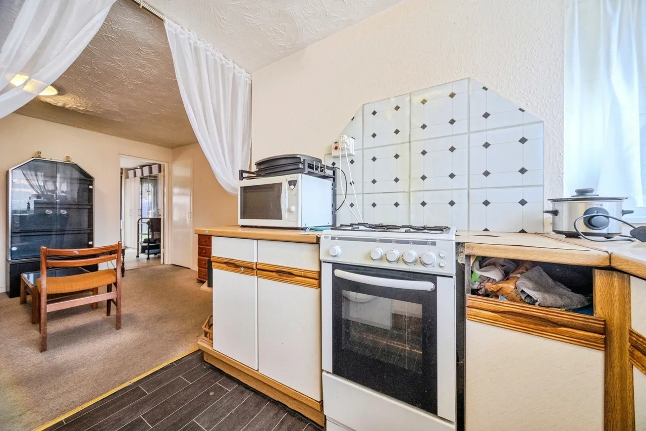 Sunningdale Way, Bletchley, Milton Keynes, Buckinghamshire, MK3, photo 3