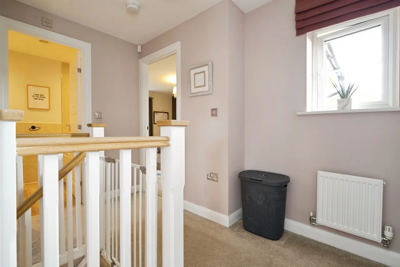 Oriel Drive, Royston, Barnsley, photo 8