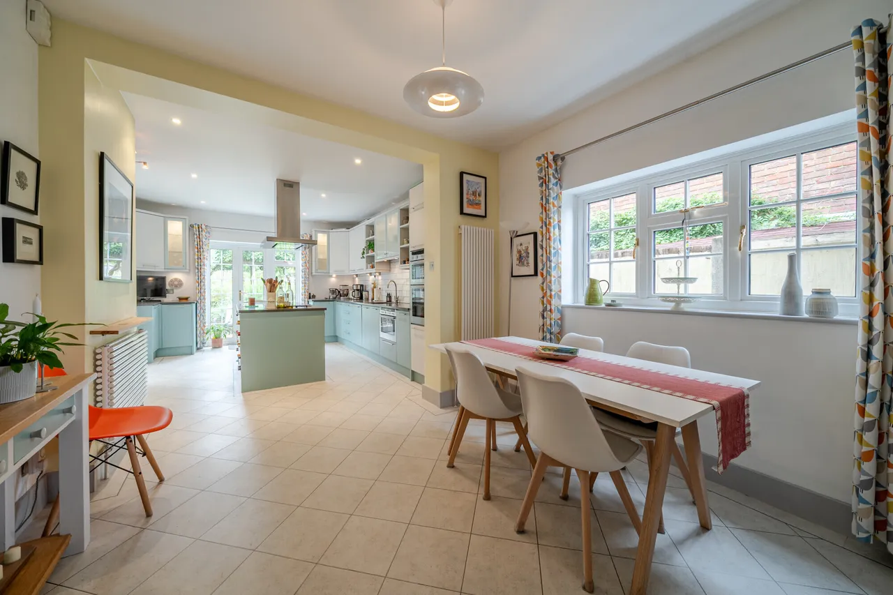 Lancaster Avenue, Farnham, GU9, photo 4