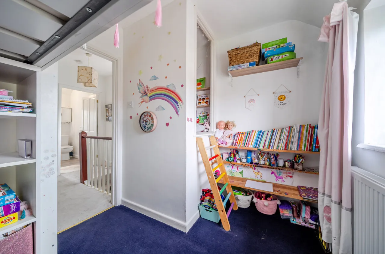 Hornbeam Road, Guildford, GU1, photo 12