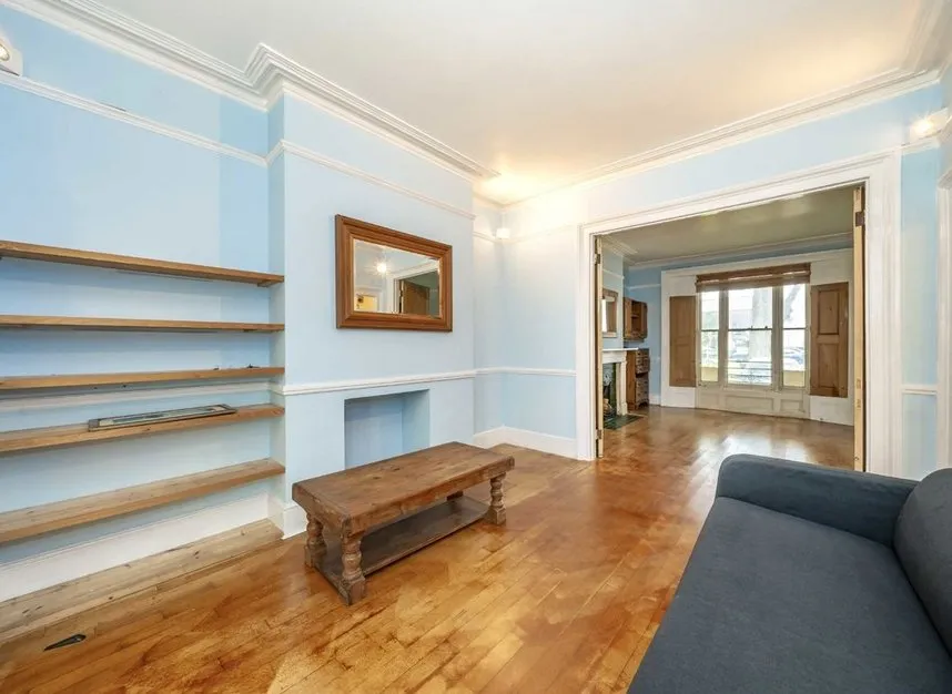 Chiswick High Road, Chiswick, W4, photo 2