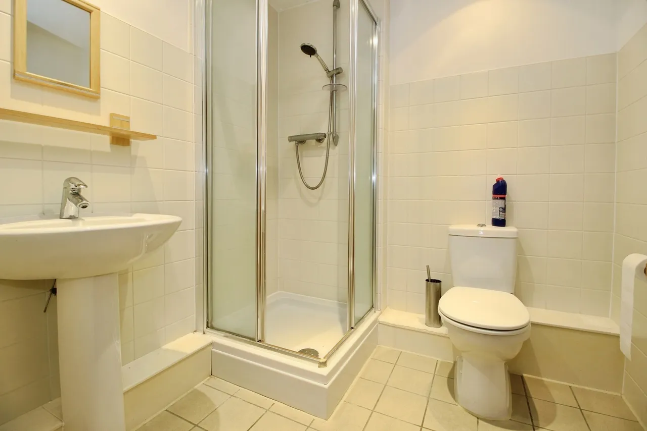 City Walk, Leeds, West Yorkshire, LS11, photo 11