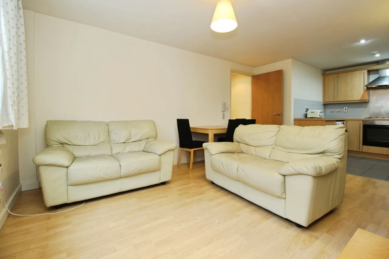 City Walk, Leeds, West Yorkshire, LS11, photo 3