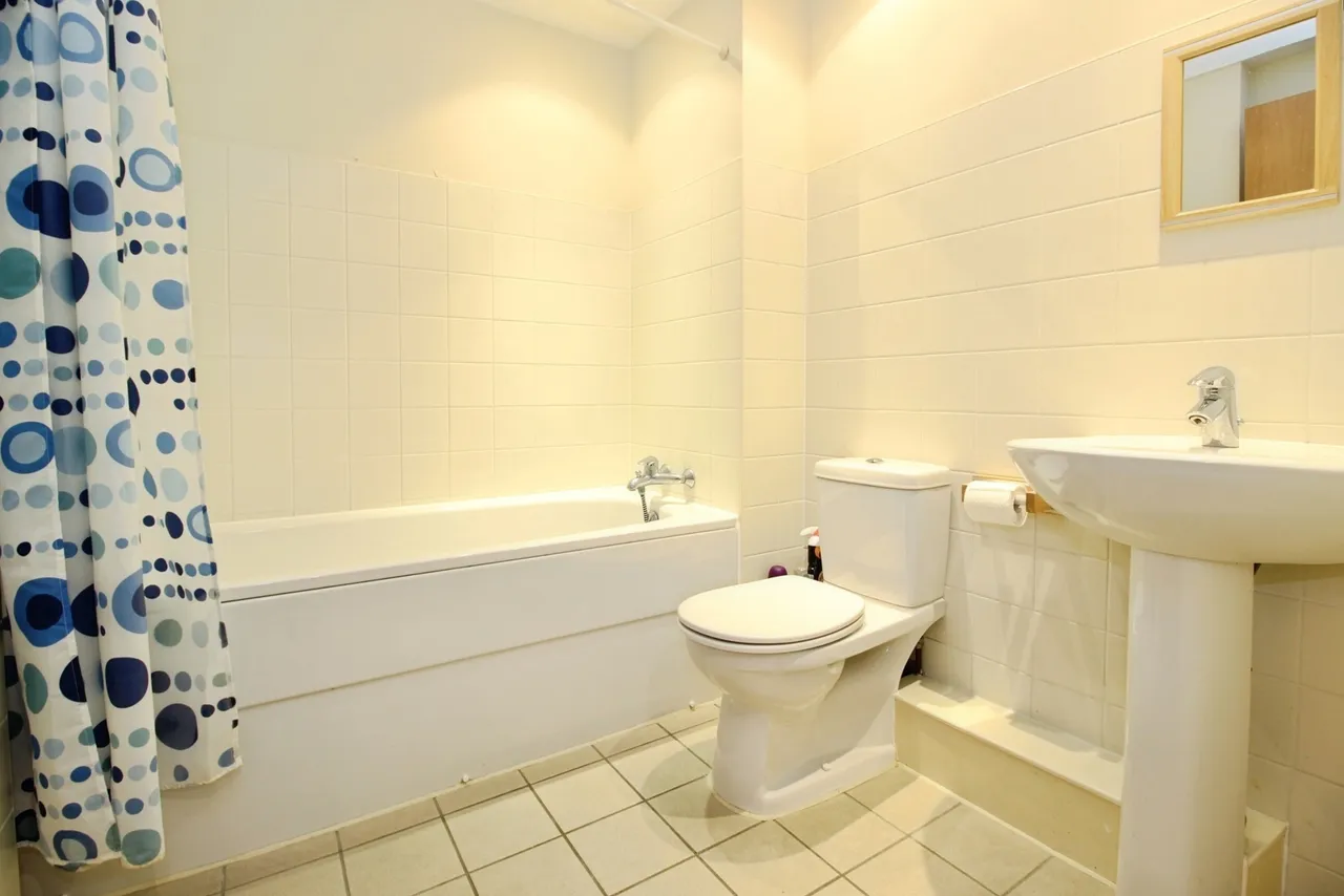 City Walk, Leeds, West Yorkshire, LS11, photo 12