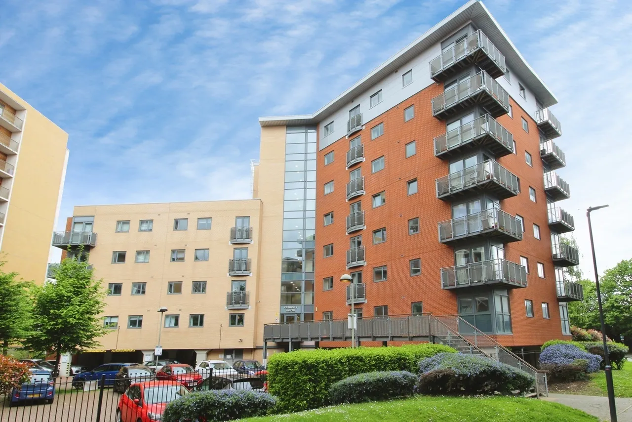 City Walk, Leeds, West Yorkshire, LS11, photo 7