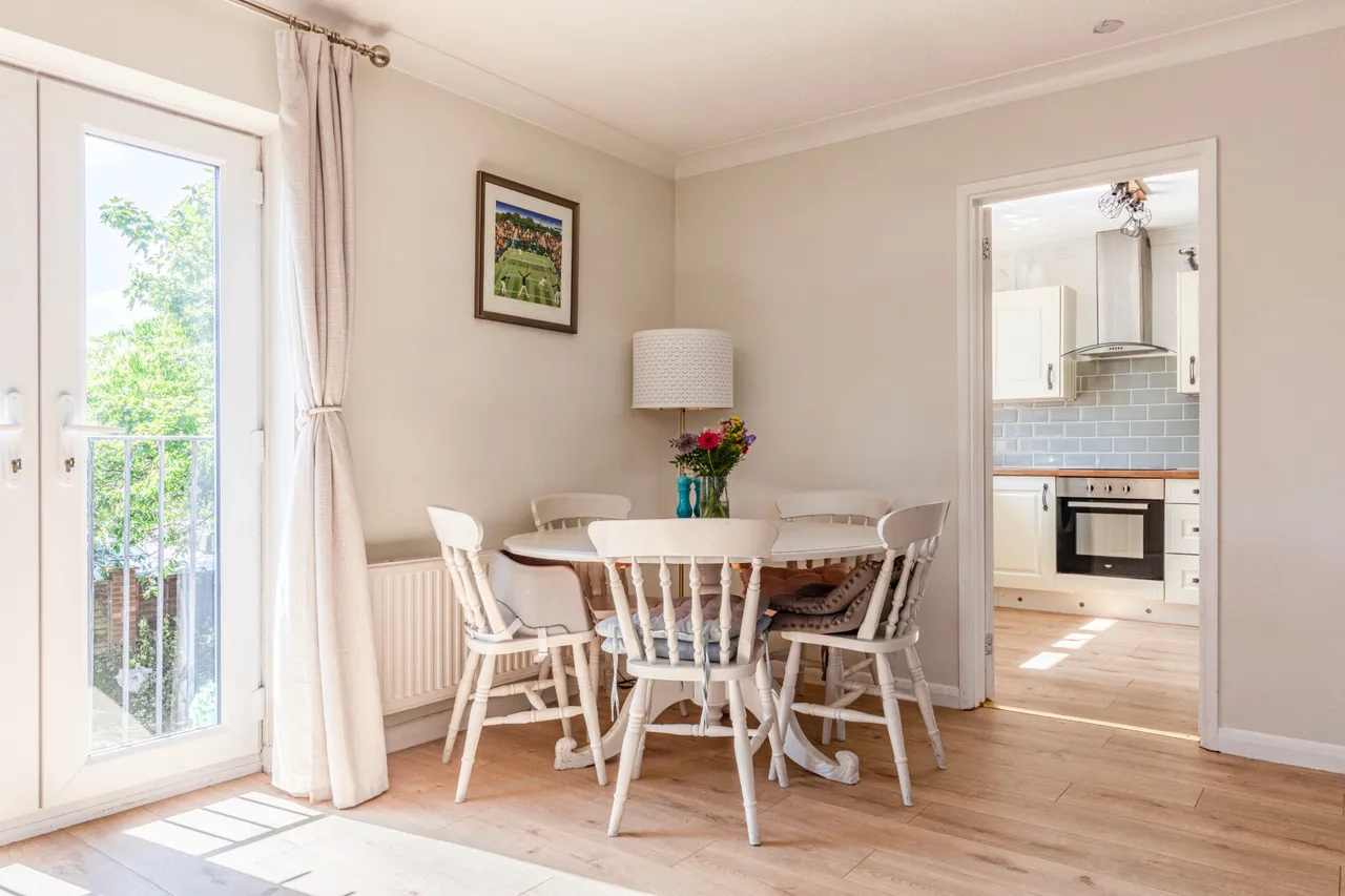 High Road, Byfleet, KT14, photo 4
