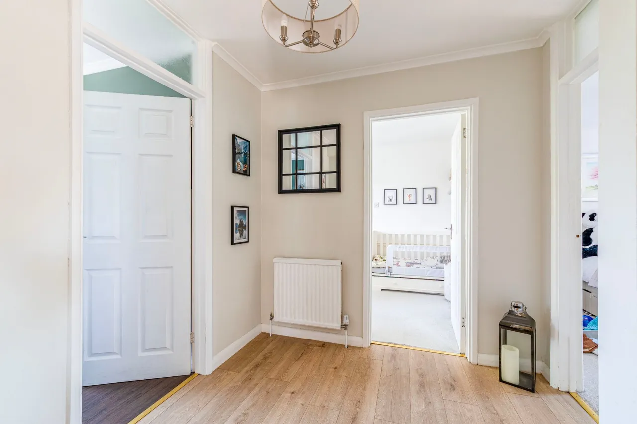 High Road, Byfleet, KT14, photo 13