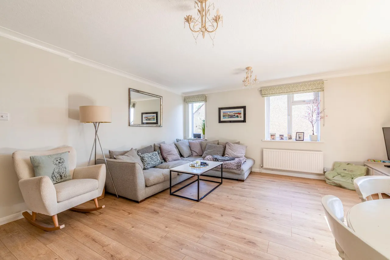 High Road, Byfleet, KT14, photo 5