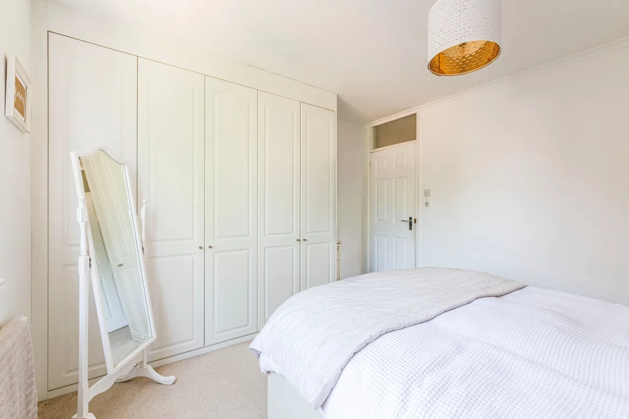 High Road, Byfleet, KT14, photo 10