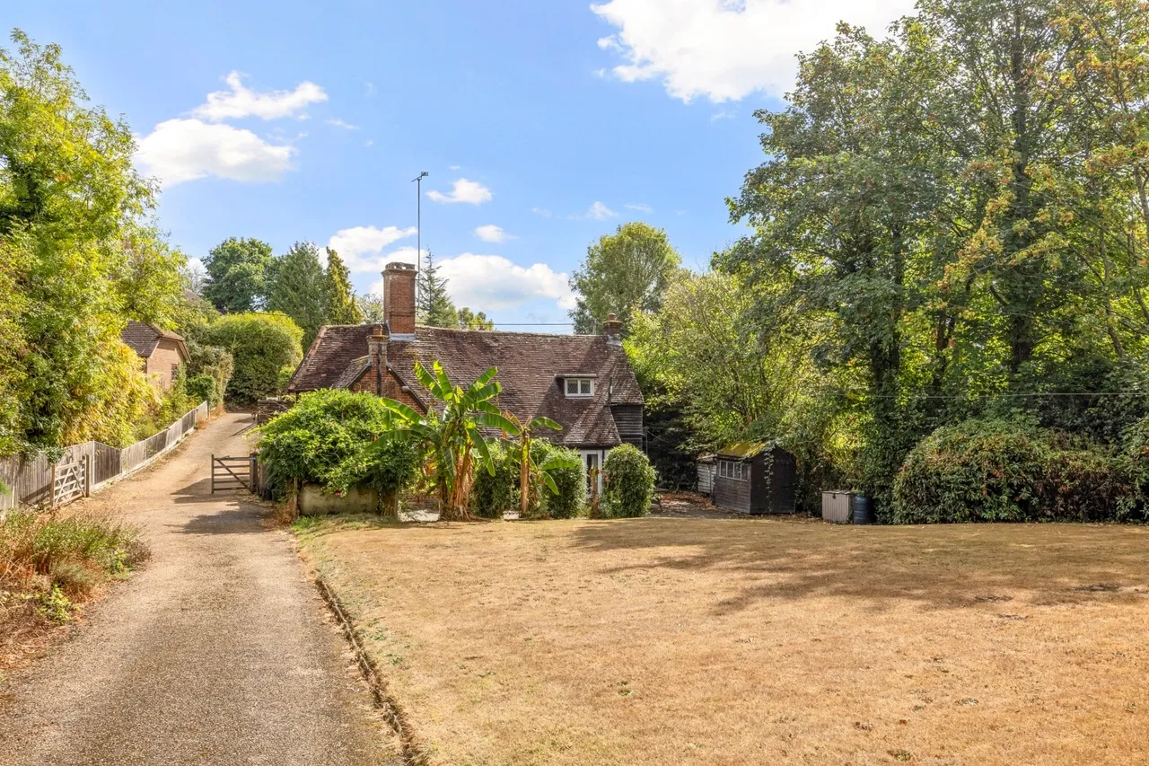 The Street, Bolney, RH17, photo 5