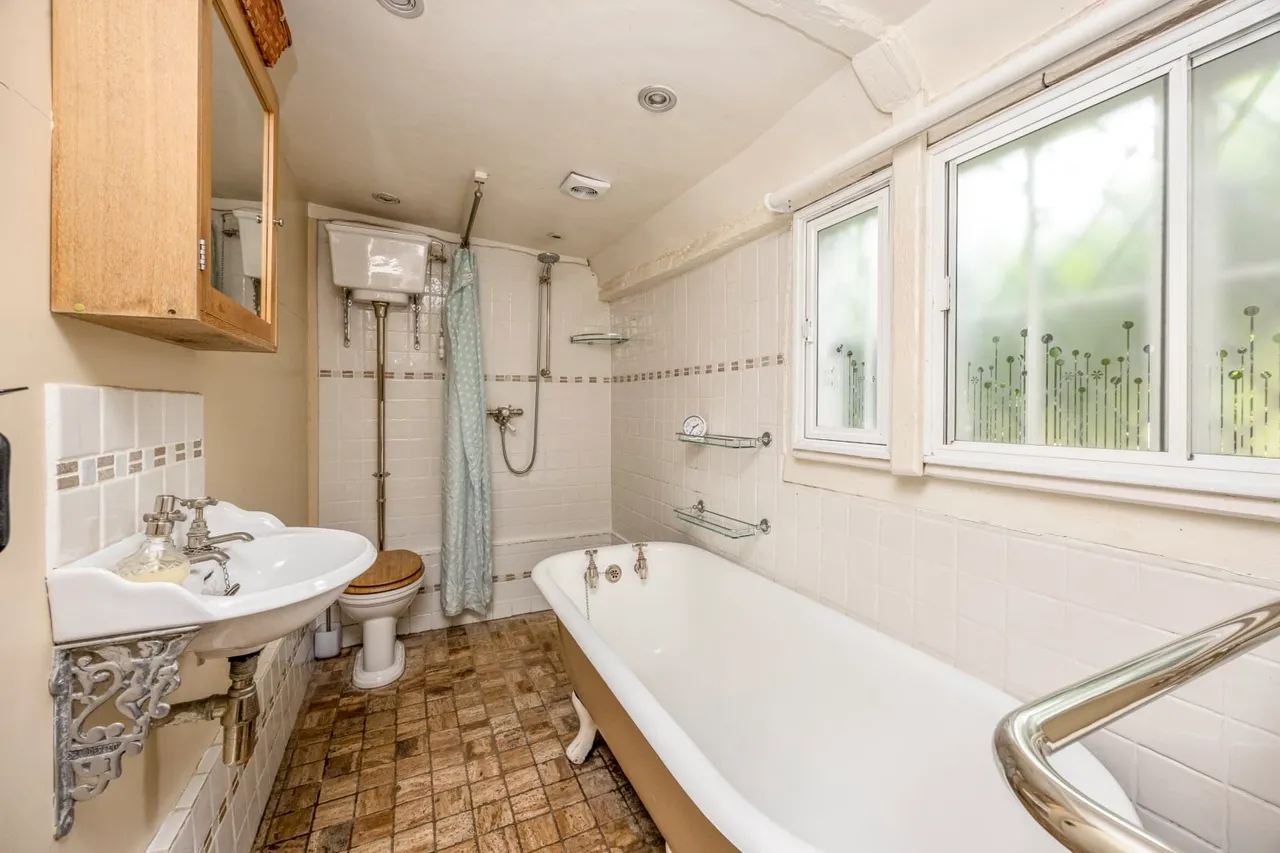 The Street, Bolney, RH17, photo 16