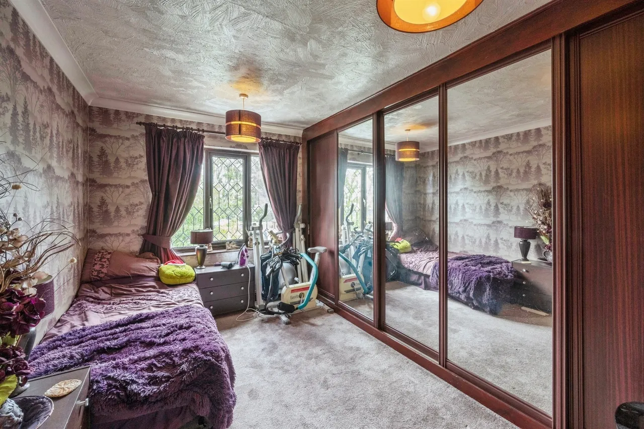 Warwick Road, SCUNTHORPE, photo 11