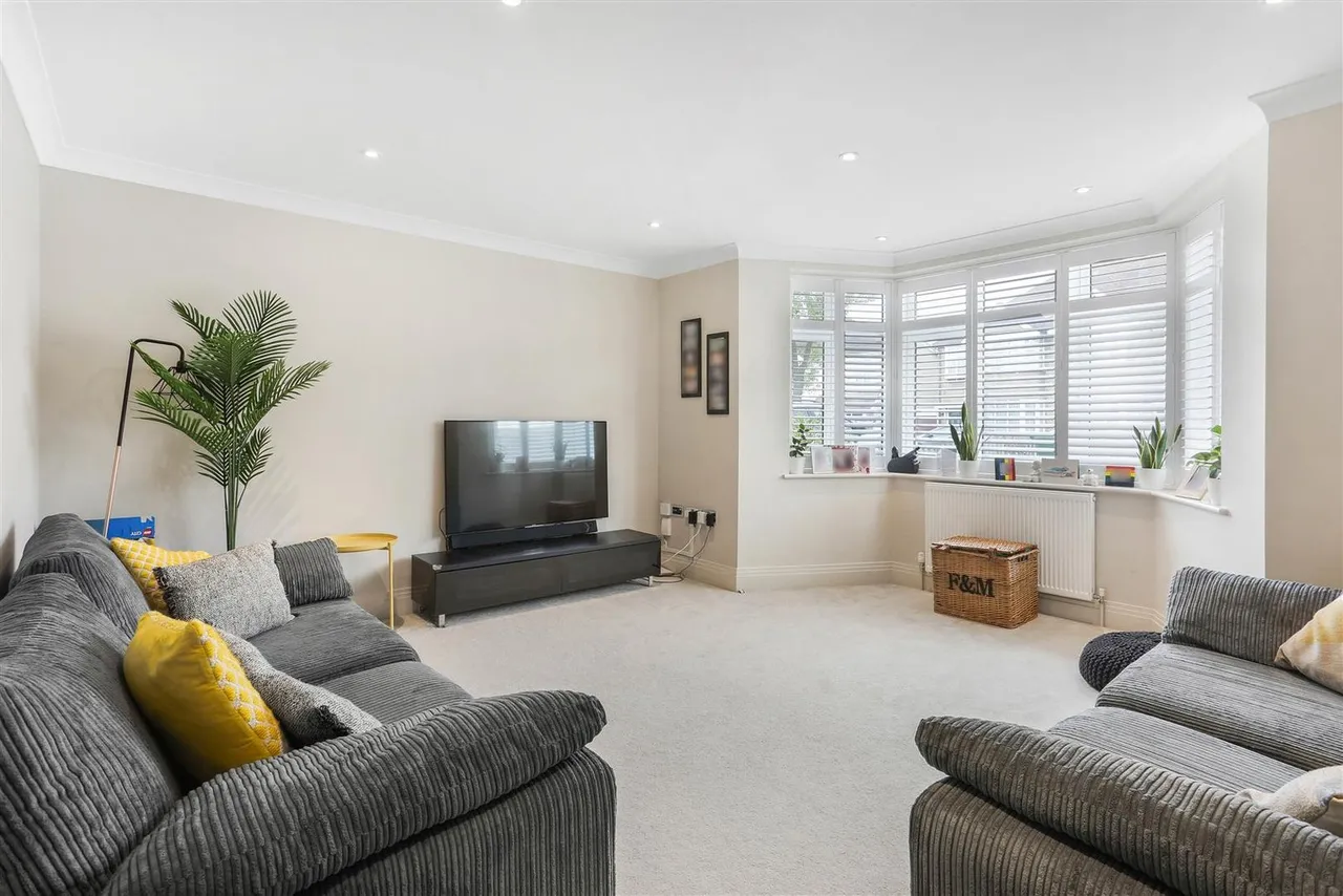 Farm Way, Worcester Park, KT4 8RZ, photo 4