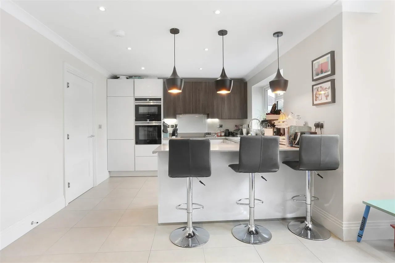 Farm Way, Worcester Park, KT4 8RZ, photo 12