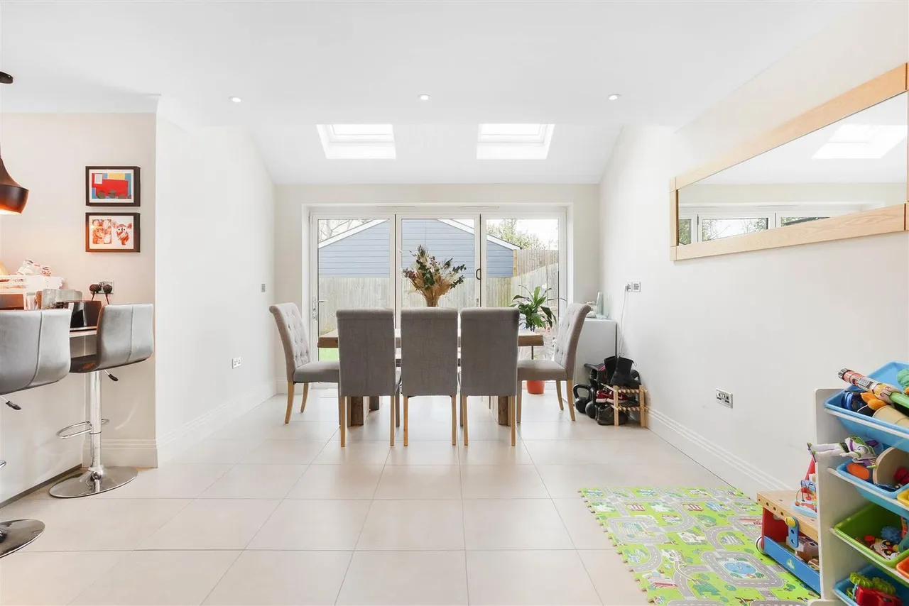 Farm Way, Worcester Park, KT4 8RZ, photo 8