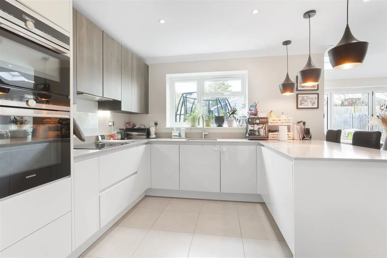 Farm Way, Worcester Park, KT4 8RZ, photo 6