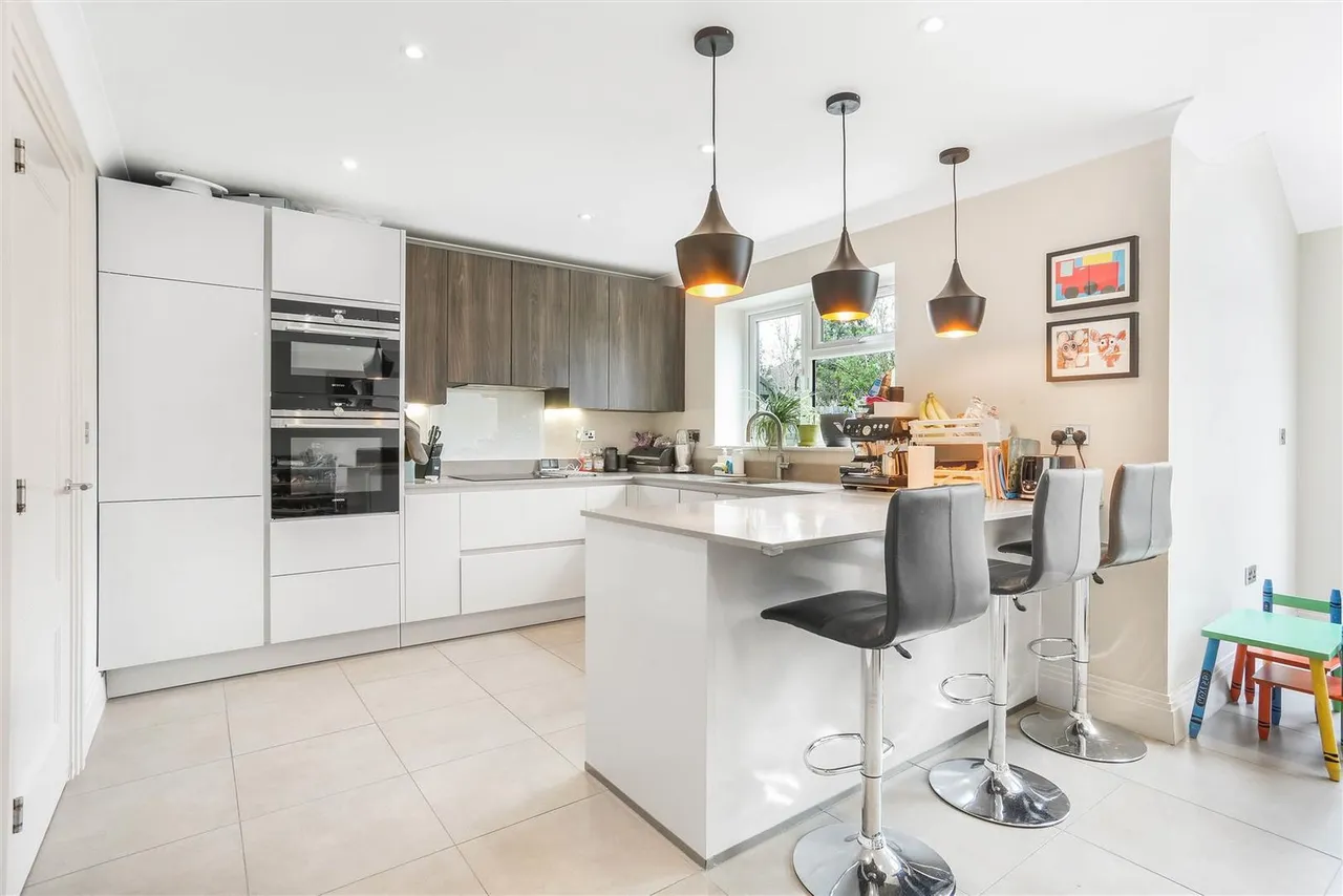 Farm Way, Worcester Park, KT4 8RZ, photo 10