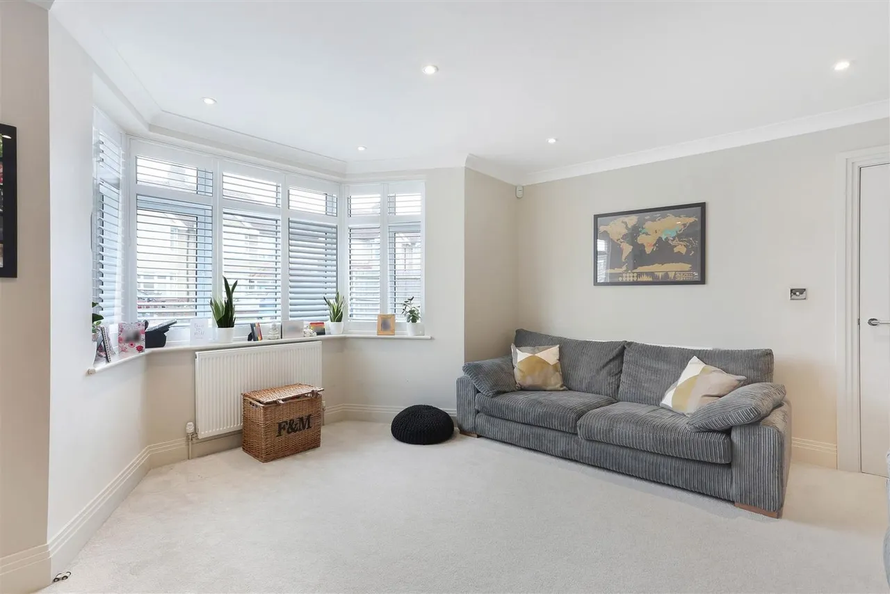 Farm Way, Worcester Park, KT4 8RZ, photo 5